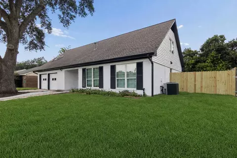 10423 Quiet Hill Rd, La Porte, TX 77571