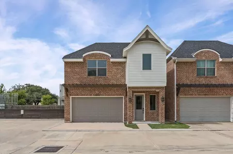 8818 Hollywood Garden Ln, Houston, TX 77080