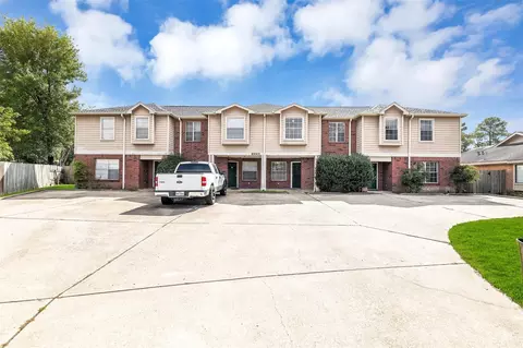 10007 Emerald Creek Dr, Houston, TX 77070