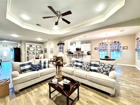 Living - 42 Trail Lk, Trinity, TX 75862 photo 2 of 3
