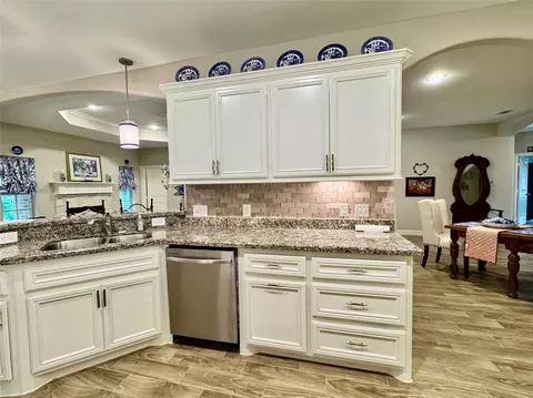 Kitchen - 42 Trail Lk, Trinity, TX 75862 photo 2 of 6