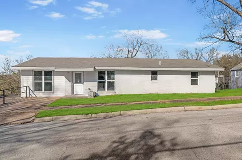 1614 13th St, Huntsville, TX 77340
