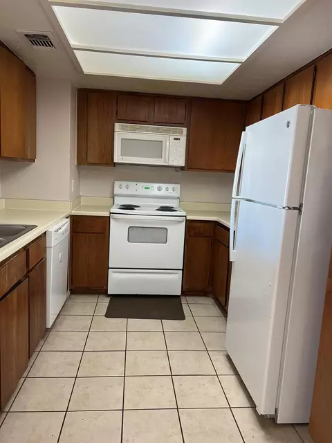 2814 S Bartell Dr #39, Houston, TX 77054