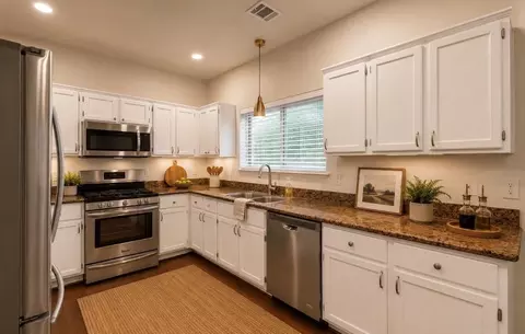 Kitchen - 18 Dover Dr, Conroe, TX 77304 photo 1 of 6