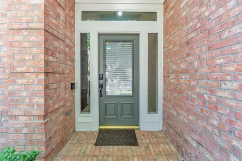 Entry Way - 18 Dover Dr, Conroe, TX 77304 photo 1 of 5