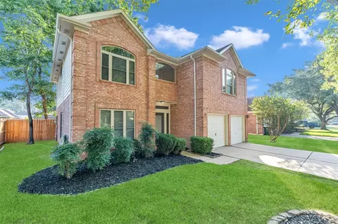 Exterior - 18 Dover Dr, Conroe, TX 77304 photo 4 of 9