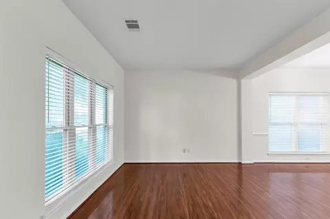 Living - 18 Dover Dr, Conroe, TX 77304 photo 3 of 9