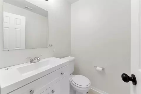 Bath - 18 Dover Dr, Conroe, TX 77304 photo 1 of 7