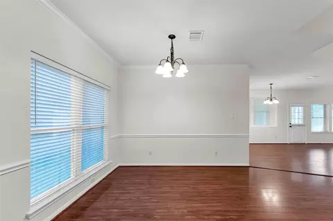 Living - 18 Dover Dr, Conroe, TX 77304 photo 4 of 9