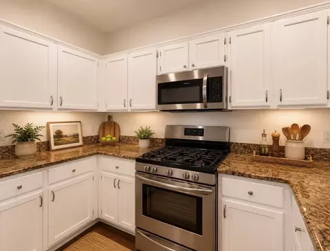 Kitchen - 18 Dover Dr, Conroe, TX 77304 photo 5 of 6