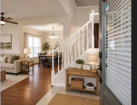 Entry Way - 18 Dover Dr, Conroe, TX 77304 photo 2 of 5