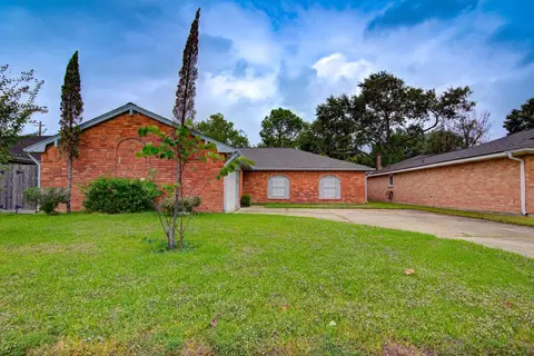 10007 Rustic Gate Rd, La Porte, TX 77571