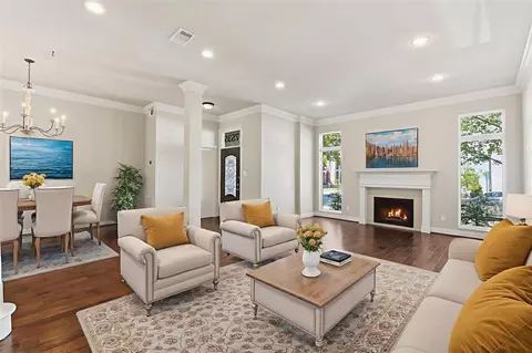7535 Olympia Dr, Houston, TX 77063