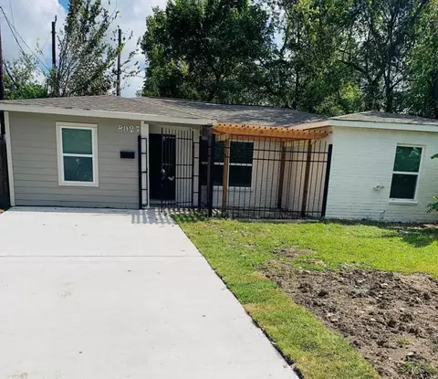 8027 Herschelwood St, Houston, TX 77033