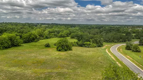1 Creekview Trl # -2, Brenham, TX 77833