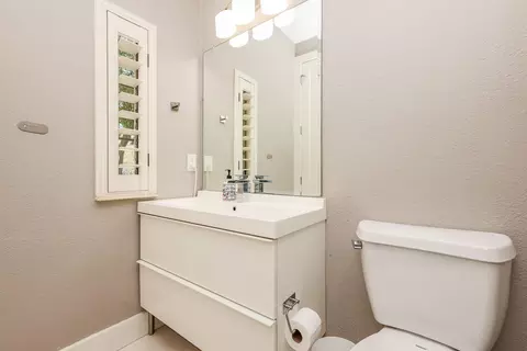 Bath - 2811 King Point View Ln, Spring, TX 77388 photo 5 of 6