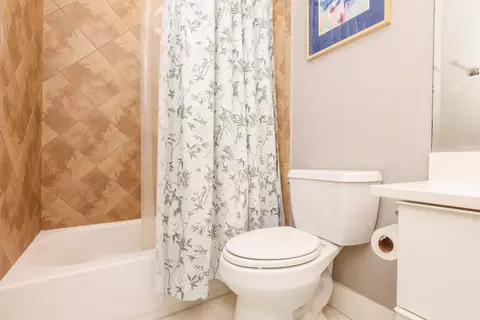 Bath - 2811 King Point View Ln, Spring, TX 77388 photo 4 of 6