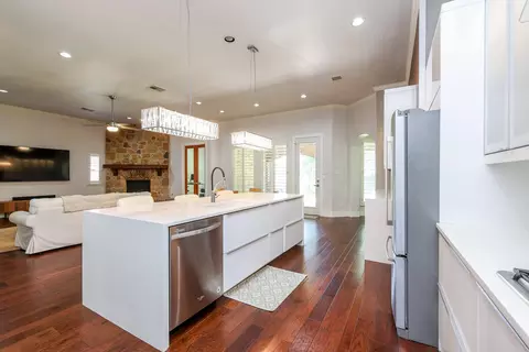 Kitchen - 2811 King Point View Ln, Spring, TX 77388 photo 3 of 4