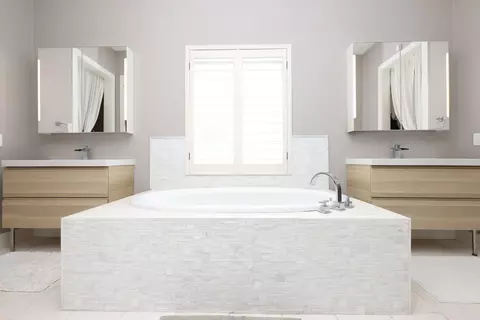 Bath - 2811 King Point View Ln, Spring, TX 77388 photo 1 of 6