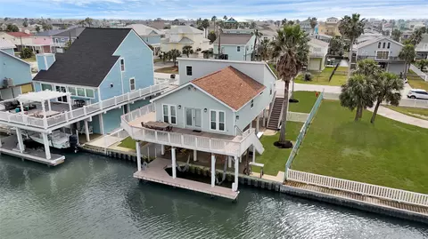 22110 Deaf P Smith Dr, Galveston, TX 77554