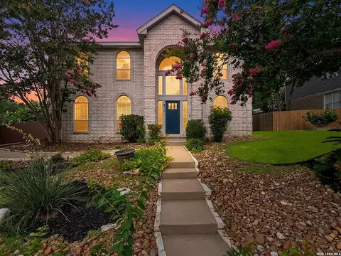 815 Stoneway Dr, San Antonio, TX 78258