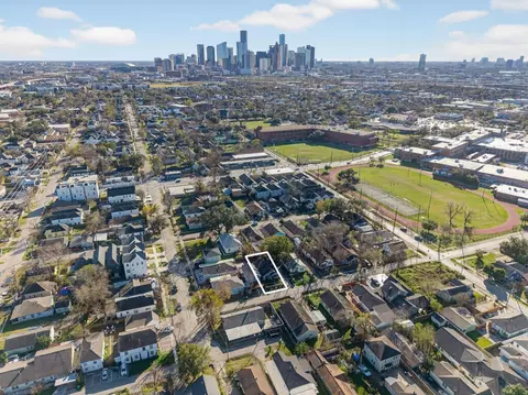 1222 Genova St, Houston, TX 77009
