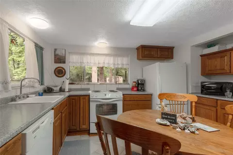 Kitchen - 318 Timberline Dr, Trinity, TX 75862 photo 2 of 2