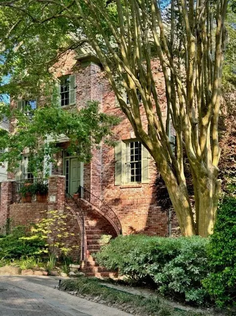 7 Hudson Cir, Houston, TX 77024