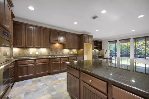 Kitchen - 20102 Sweet William Ct, Spring, TX 77379 photo 4 of 4