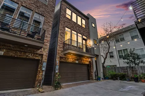 715 Hartman St, Houston, TX 77007