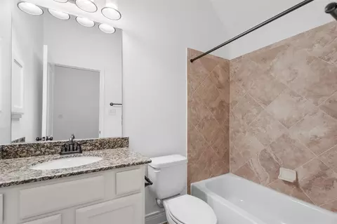 Bath - 27318 Pendleton Trace Dr, Spring, TX 77386 photo 5 of 6