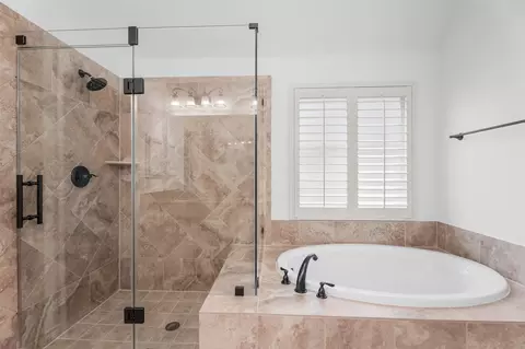 Bath - 27318 Pendleton Trace Dr, Spring, TX 77386 photo 4 of 6