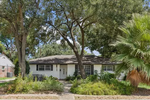 10618 Wickersham Ln, Houston, TX 77042