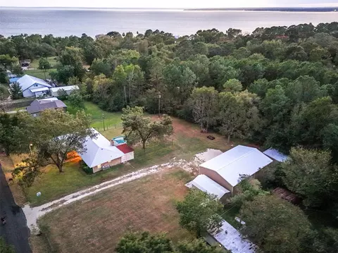 242 Magnolia Dr, Onalaska, TX 77360