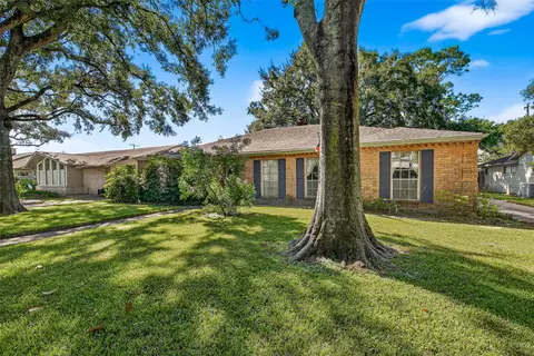 5223 Wigton Dr, Houston, TX 77096