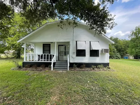 405 Woodrow Jackson Dr, Navasota, TX 77868