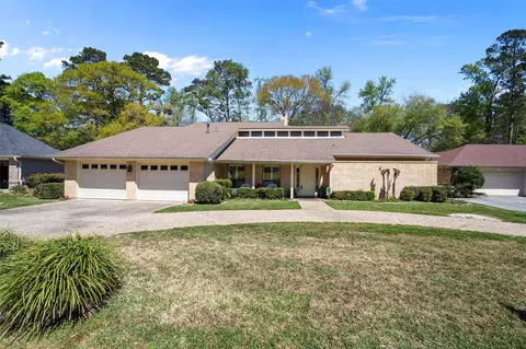 105 Innisbrook Dr, Lufkin, TX 75901
