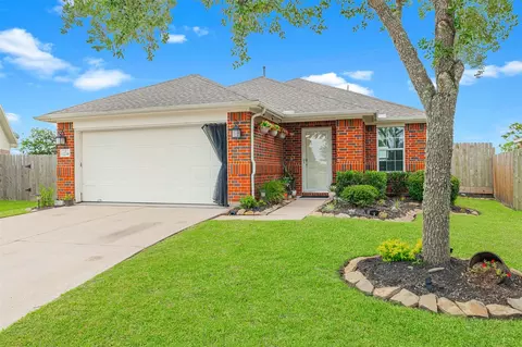 2238 Sterling Oaks Dr, Rosharon, TX 77583