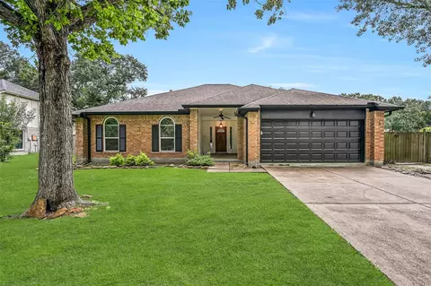1909 Lavaca St, Friendswood, TX 77546