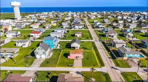 16535 Mansvelt Rd, Jamaica Beach, TX 77554