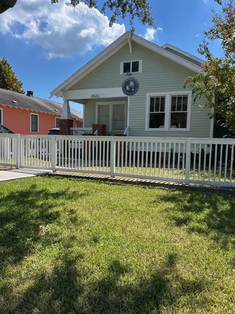 4523 Avenue Q, Galveston, TX 77551