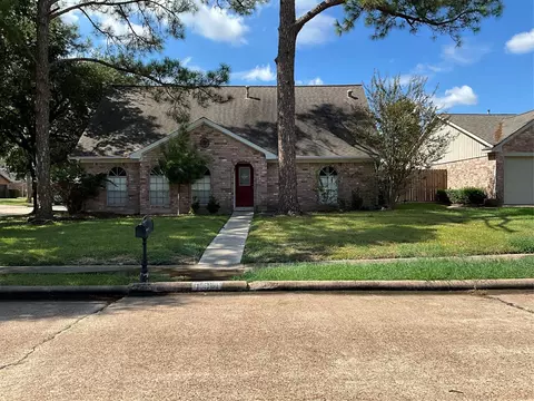 11914 Mulholland Dr, Meadows Place, TX 77477