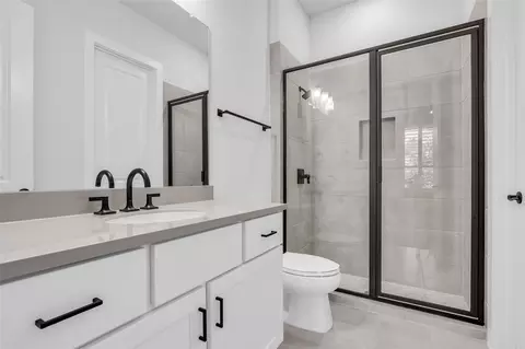 Bath - 4708 Lorelai Ln, Spring, TX 77386 photo 3 of 6