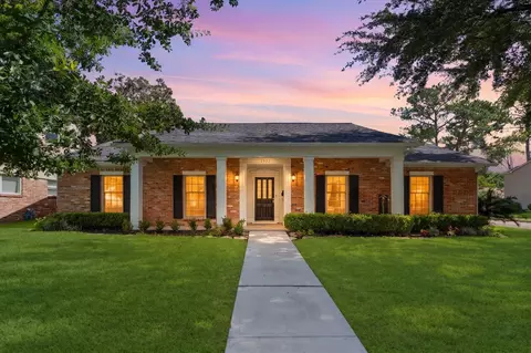 12502 Pinerock Ln, Houston, TX 77024