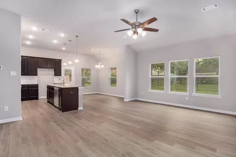 221 Inwood Dr, West Columbia, TX 77486