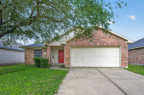 7919 Pelican Ln, Baytown, TX 77523