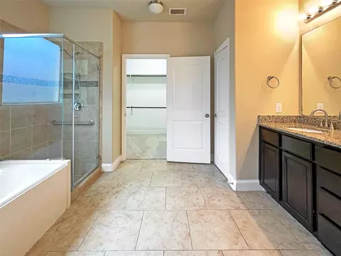 Bath - 24542 N Denham Ridge Ln, Spring, TX 77389 photo 2 of 6