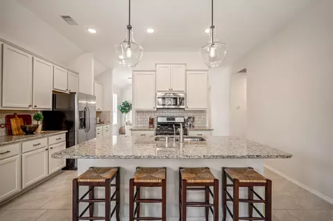 Kitchen - 5522 Glenfield Spring Ln, Spring, TX 77389 photo 3 of 4