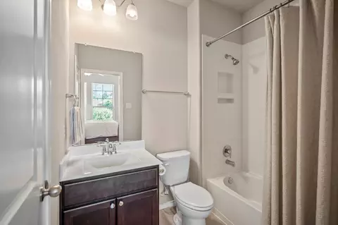 Bath - 5522 Glenfield Spring Ln, Spring, TX 77389 photo 3 of 4