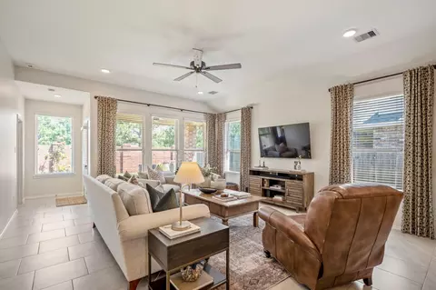 Living - 5522 Glenfield Spring Ln, Spring, TX 77389 photo 1 of 3